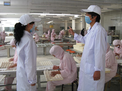 南和县质监局开展节前食品销售专项检查 织密食品安全“防护网”